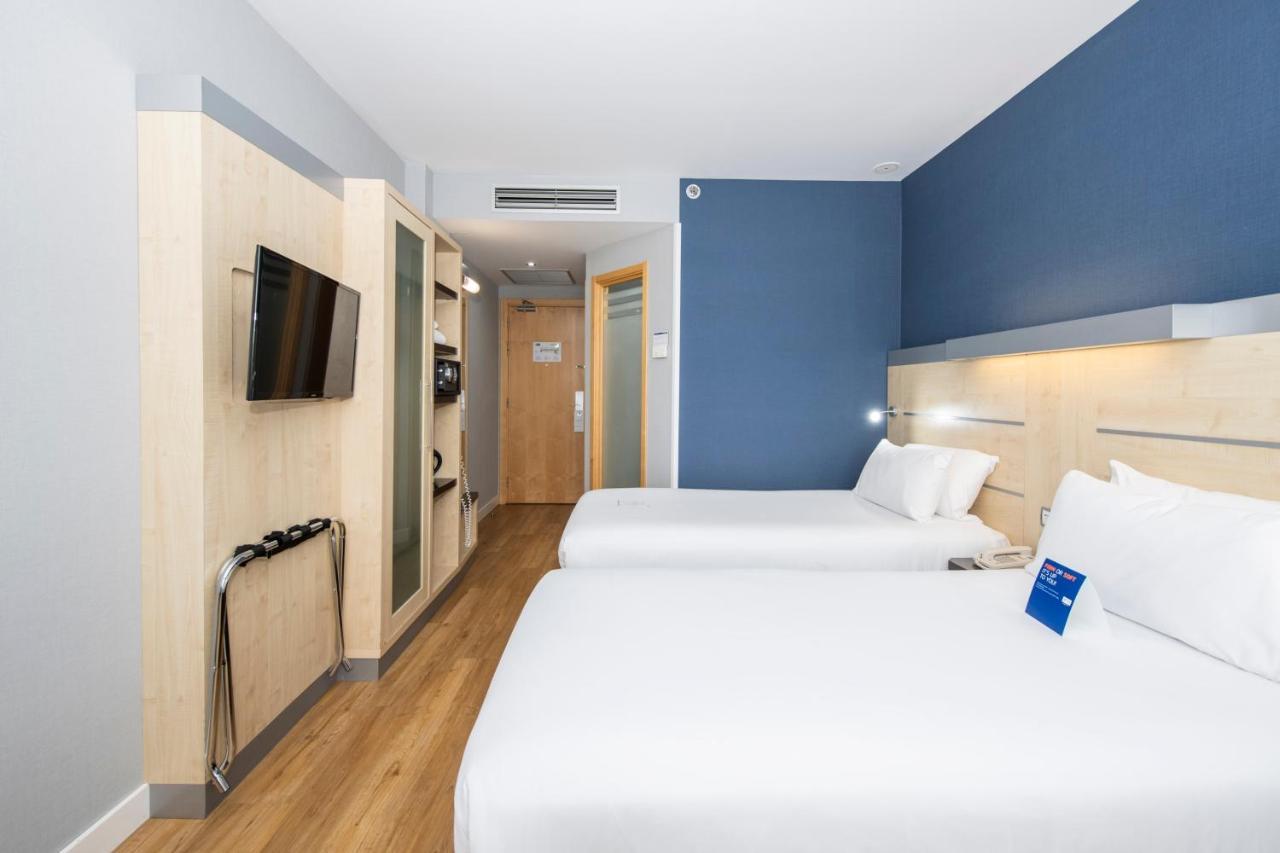Holiday Inn Express Barcelona City 22@ By Ihg Exterior photo