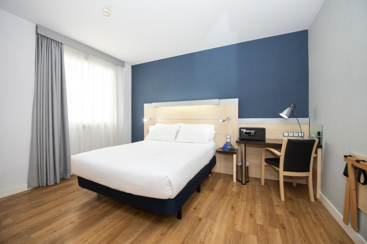Holiday Inn Express Barcelona City 22@ By Ihg Exterior photo