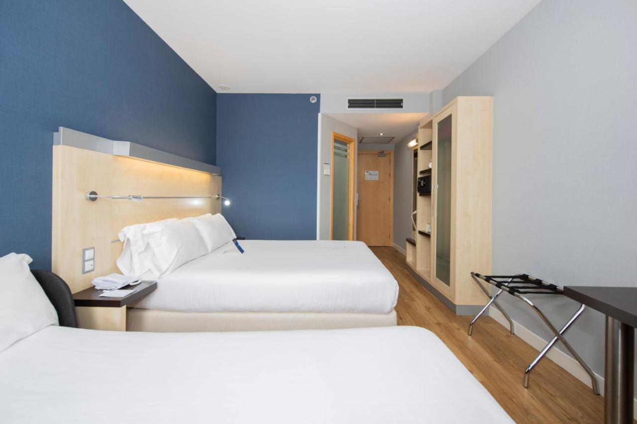 Holiday Inn Express Barcelona City 22@ By Ihg Exterior photo