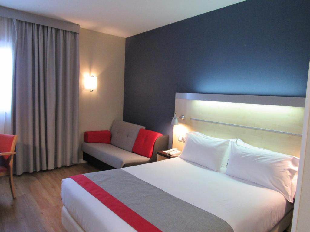 Holiday Inn Express Barcelona City 22@ By Ihg Exterior photo