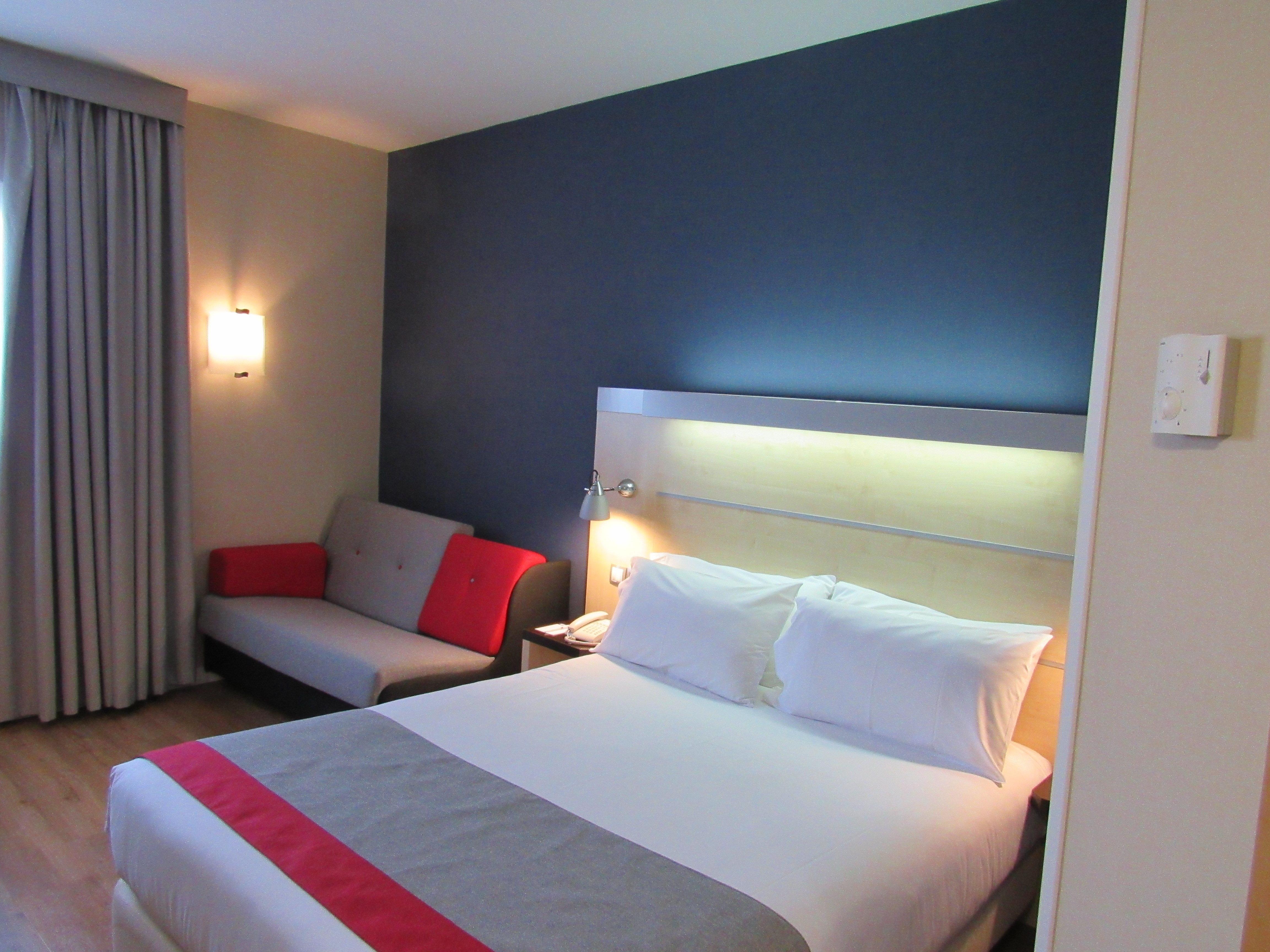 Holiday Inn Express Barcelona City 22@ By Ihg Exterior photo