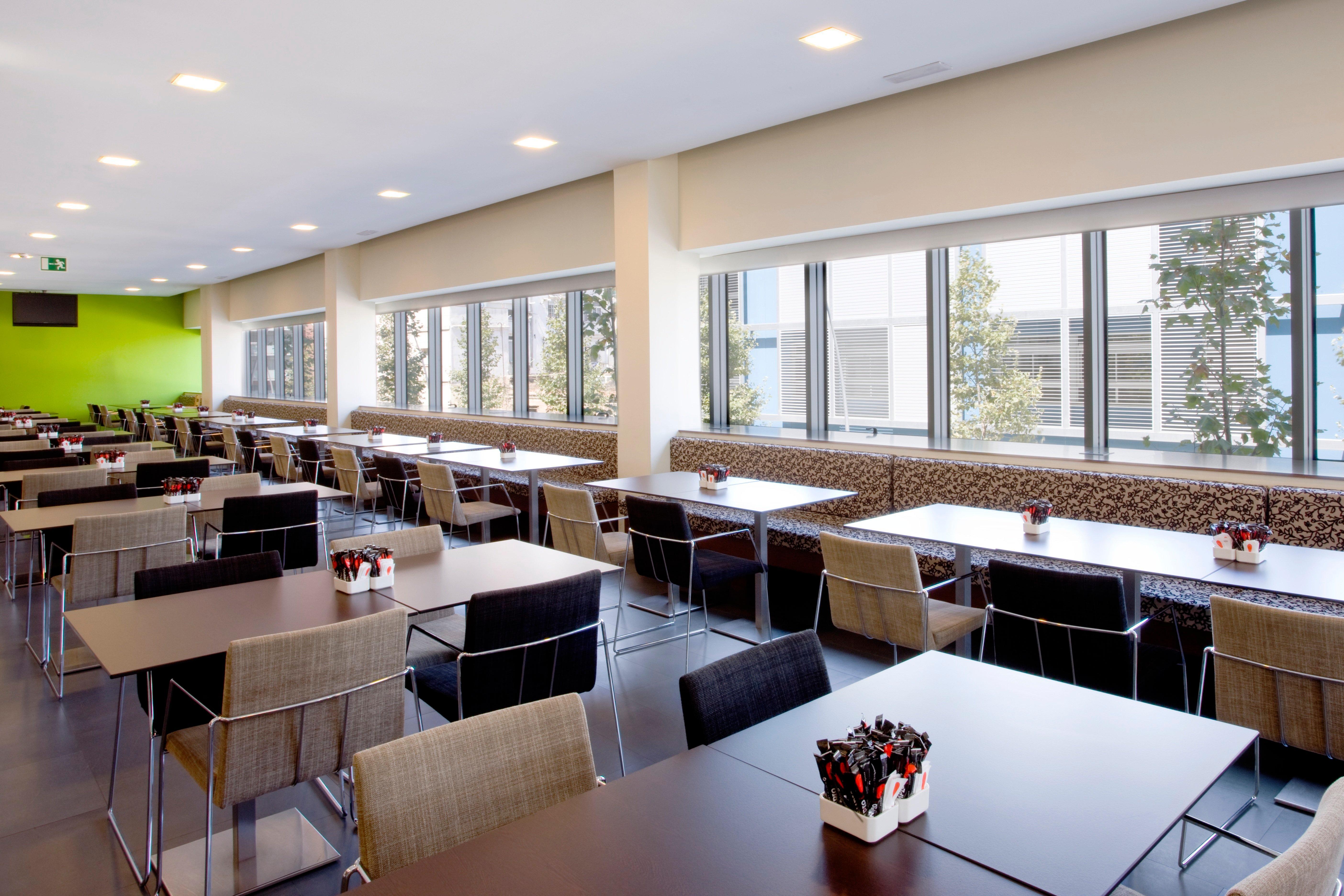 Holiday Inn Express Barcelona City 22@ By Ihg Restaurant photo