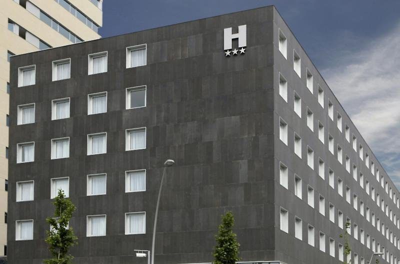 Holiday Inn Express Barcelona City 22@ By Ihg Exterior photo
