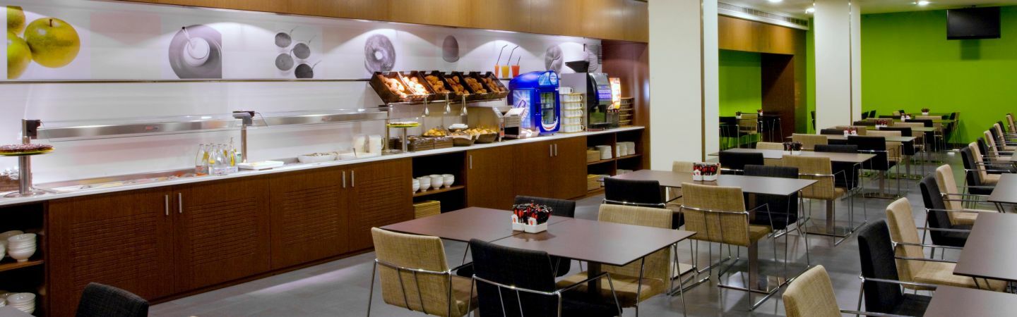 Holiday Inn Express Barcelona City 22@ By Ihg Exterior photo